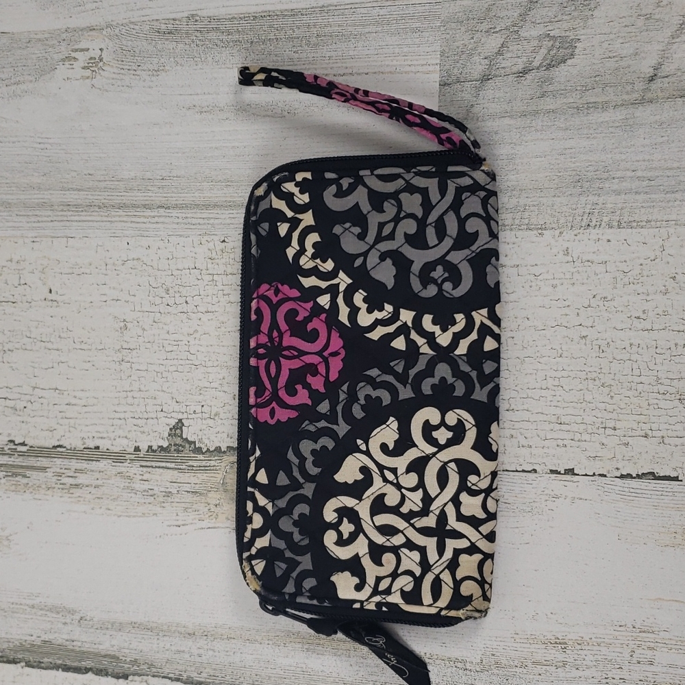Loved Vera Bradley Canterbury Magenta fold zipup wristlet